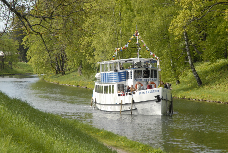 M/S Kung Sverker åker på Göta kanal